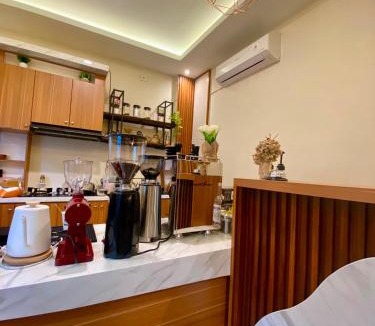 Sumbawa Besar Hotel | Edelweis Syariah Near Sultan Muhammad Kaharuddin Airport