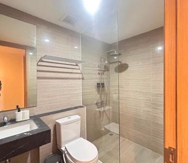 Tangerang Apartment | Hillcrest House with private elevator