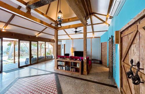 Gili Trawangan House | Villa Harimau-Original Joglo style 3B with pool