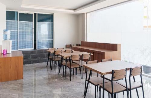 Bandar Lampung House | Urbanview Hotel Grand Luxury Lampung