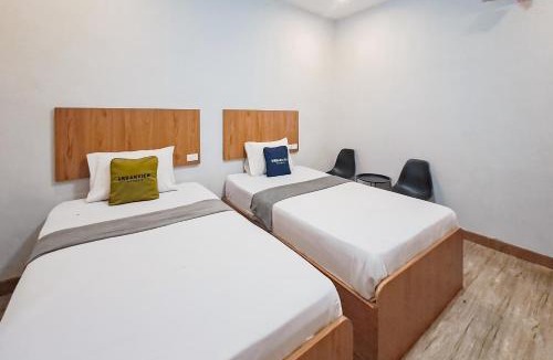 Bandar Lampung House | Urbanview Hotel Grand Luxury Lampung