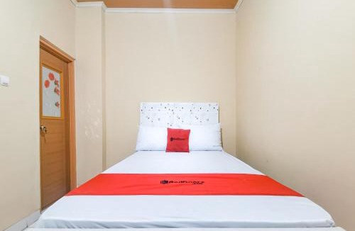 Karawaci Hotel | RedDoorz near RS Sari Asih Karawaci