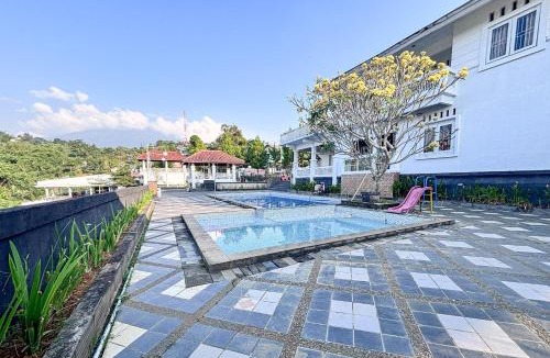 Ciawi Villa | Villa Paramadina by The Lavana