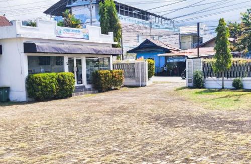 Palopo Hotel | Urbanview Syariah Hotel Horas Palopo
