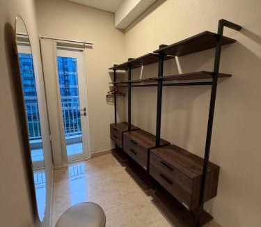 Kesawan Apartment | Podomoro Delipark Apartemen CozyCrowd Lincoln Tower 2BR 2 king and 2 single bed Medan