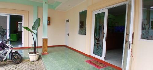 Cilimus Hotel | Rehat at Linggarjati - Kuningan