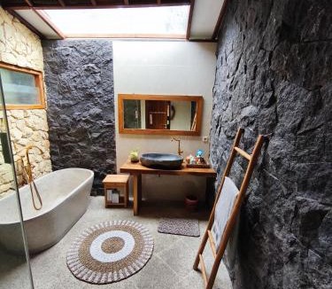 Pakem Bed & Breakfast | The Villas Joglo Trisaputran