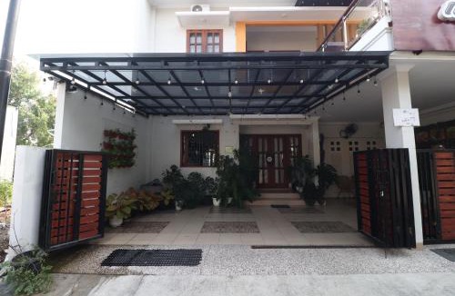 Pogung Lor Villa | Bisma Balcony Homestay