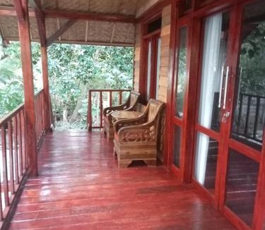 Moyo Resort | Air Wontu