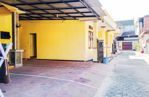 Bondowoso House | Homestay Nangkaan Estate Mitra RedDoorz