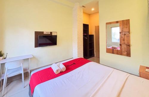 Madiun House | RedDoorz near Alun Alun Madiun
