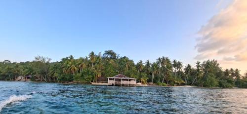Banggai Bed & Breakfast | NATA homestay