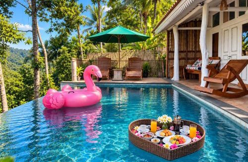 Banyuwangi Villa | Pondok Is Oke Family Private Room - 2 Bedroom Infinity pool