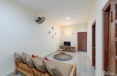 Sewon House | Villa New D'Bamboo by Plesirhatiyogja