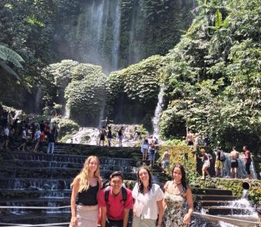 Kecamatan Suralaga Hotel | Ari Homestay