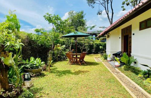Bogor Selatan Hotel | Villa Danis Rancamaya by REJA
