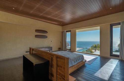 Uluwatu Villa | Anugrah - Iconic 8BR Cliff Villa with Jacuzzi, Sauna & Cinema