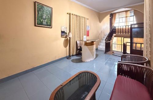 Pogung Lor House | RedDoorz near Tugu Yogyakarta 3