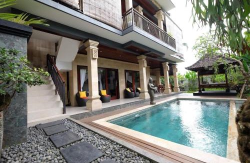 Kedewatan House | Kayana House Cozy & Harmonious 4BR Villa with Swimming Pool