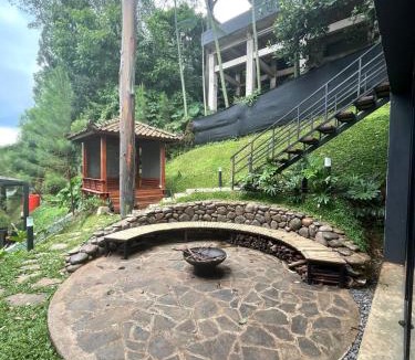 Ciburial Villa | Villa Imageo Dago 4BR, Pool, Karaoke, Biliar