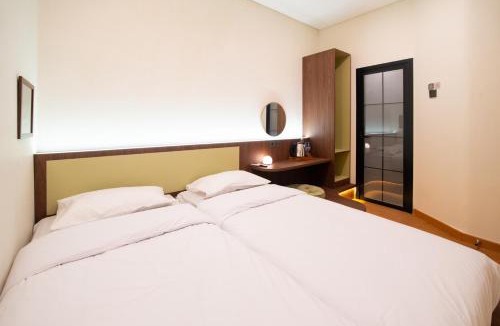 Cipaganti Hotel | Hoteru by Behomy