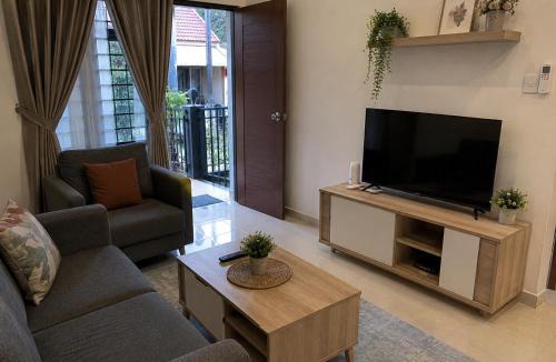 Rajabasa House | Lal Caa guest house
