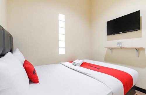 Bogor Selatan Hotel | RedDoorz near The Jungle Waterpark Bogor