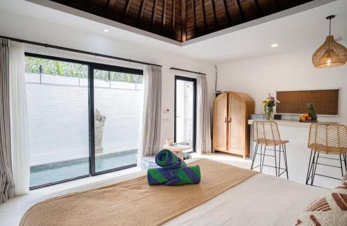 Padonan Villa | Villa Lotus - Private Oasis for Couples and Digital Nomads