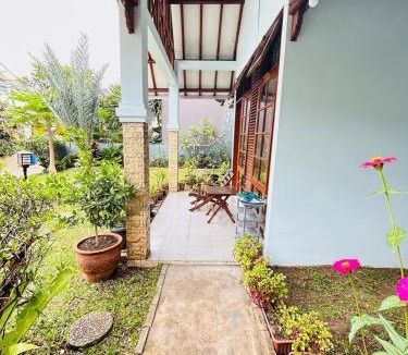 Bandung Villa | Green Cozy House In Dago