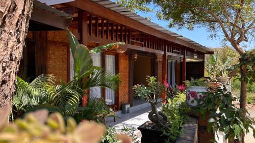 Jerowaru House | Nada Bungalows Ekas Bay