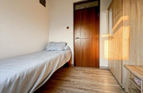Old Jakarta Apartment | BEST View 2BR Apt Pluit Pool WiFi & Netflix