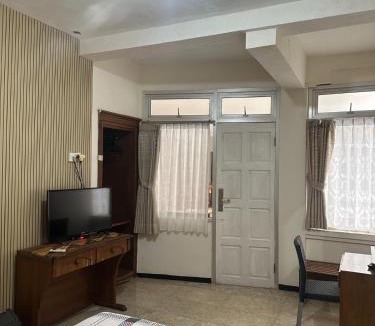 Dinoyo House | Enny's Guest House