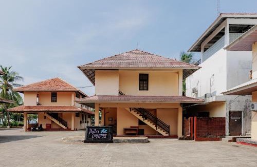 Anyer Hotel | RedDoorz Plus near Tugu Mercusuar Anyer