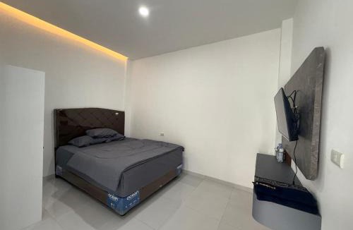 Rajabasa House | Bambu Ungu Guest House