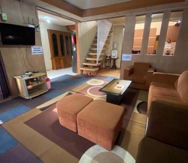 Dieng House | Homestay HUMAIRA DIENG villa full house 3 kamar,6 bed,dapur,ruang tamu,balkon,parkir,wifi