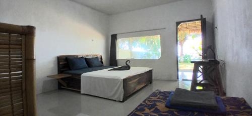 Labuhan Lombok House | East Lombok Dive Hotel - Rooms on the beach with seaview