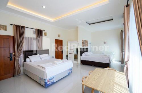Sleman House | Omah Gito Gati Syariah near Sleman City Hall RedPartner