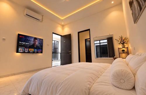 Surabaya House | Villa Velare 03 dharmahusada indah galaxy mall