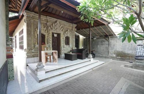 Sampalan House | Collection O near Sampalan Harbour formerly Griya Nusa Hotel