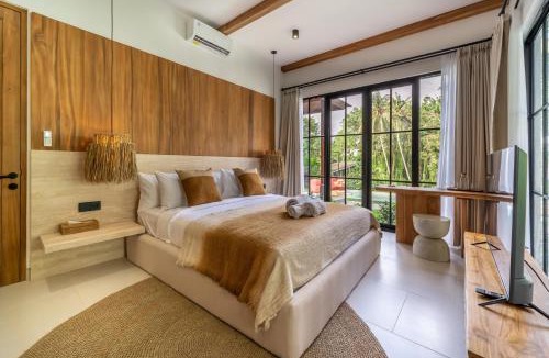 Petulu Villa | Italia Ubud Villa Complex - Tropical Retreat with Jungle Views & Pool