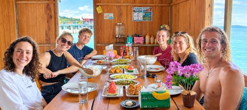 Batudaka Island House | Aisyah Homestay, Pulau Papan, Togean