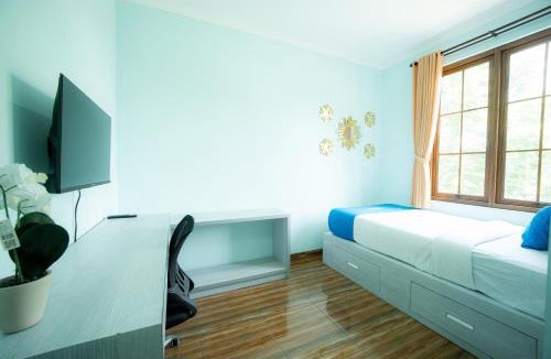 Astana Anyar Hotel | Rehat at Zeva Guest House