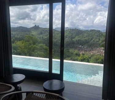 Banjarangkan Villa | Luxury Villa Infinity Pool & Jungle Valley View