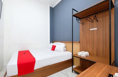 Semarang Hotel | RedDoorz near GOR Jatidiri Semarang