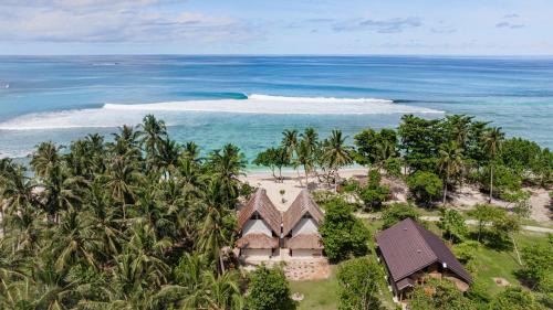 Katiet Villa | Tideline Villas Mentawai
