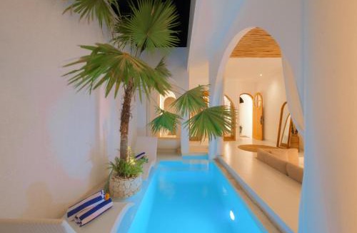 Sunset Road Villa | Villa Atlas - Brand New Luxury 2BR Villa next to Trans Studio Mall