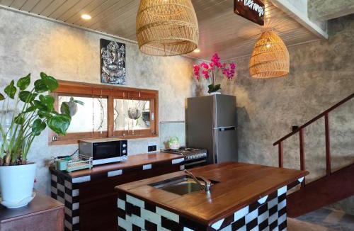 Candi Dasa Villa | AngiLou Villa Beachfront