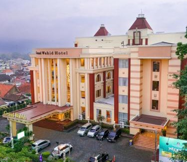 Salatiga Hotel | Grand Wahid Hotel Salatiga