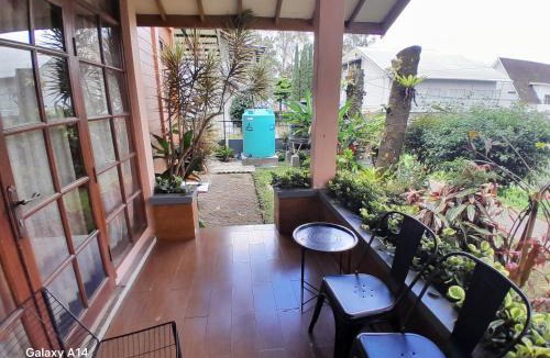 Parongpong Villa | Villa Dinar Tulip Pinewood