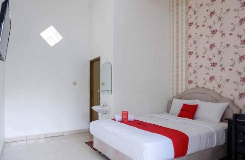 Nganjuk Hotel | RedDoorz near RSUD Nganjuk